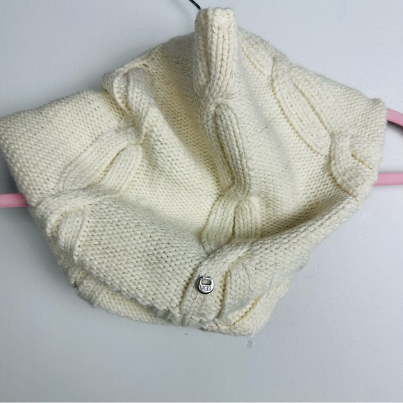 UGG Accessories - UGG NWOT Cream Knit Infinity Scarf